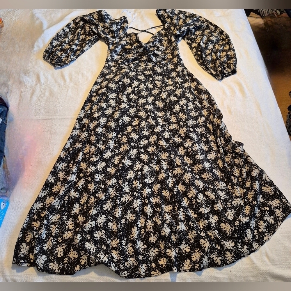 Lulu's women's size XL long bubble sleeve strap back maxi length lined dress